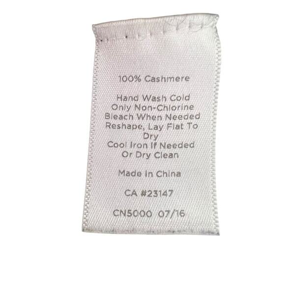 Talbots Solid Black Cashmere Sweater Long Sleeve Girls Size Medium - Picture 3 of 4